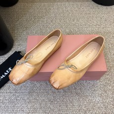 顶级 HANDMADE独家新品最高版本买手代购1:1完美复刻 平底凉鞋单鞋 原版开模真皮鞋底 原版套楦鞋型很大方 搭配各 顶级 HANDMADE独家新品最高版本买手代购1:1完美复刻 平底凉鞋单鞋 原版开模真皮鞋底 原版套楦鞋型很大方 搭配各