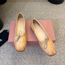 顶级 HANDMADE独家新品最高版本买手代购1:1完美复刻 平底凉鞋单鞋 原版开模真皮鞋底 原版套楦鞋型很大方 搭配各 顶级 HANDMADE独家新品最高版本买手代购1:1完美复刻 平底凉鞋单鞋 原版开模真皮鞋底 原版套楦鞋型很大方 搭配各