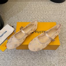 LV Monogram 烫钻网纱玛丽珍平底单鞋 春夏爆款芭蕾玛丽珍上新!通透网纱铺满烫钻老花 细碎钻光低调显贵,完全不会 LV Monogram 烫钻网纱玛丽珍平底单鞋 春夏爆款芭蕾玛丽珍上新!通透网纱铺满烫钻老花 细碎钻光低调显贵,完全不会