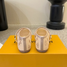 LV Monogram 烫钻网纱玛丽珍平底单鞋 春夏爆款芭蕾玛丽珍上新!通透网纱铺满烫钻老花 细碎钻光低调显贵,完全不会 LV Monogram 烫钻网纱玛丽珍平底单鞋 春夏爆款芭蕾玛丽珍上新!通透网纱铺满烫钻老花 细碎钻光低调显贵,完全不会
