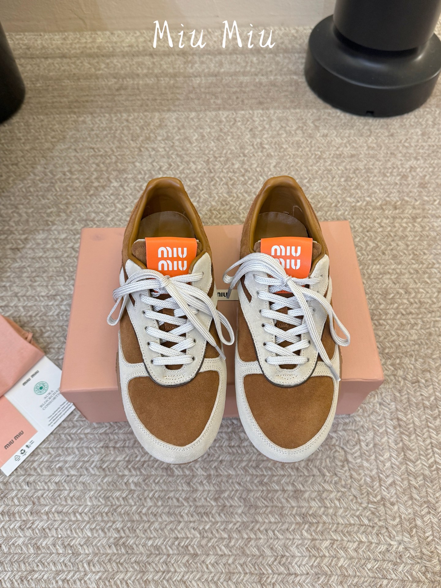 MiuMiu缪缪最新走秀款复古德训鞋                                          