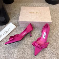 Jimmy Choo26秋冬ISSY系列上新,必不可少的时尚单品,缎面波光粼粼丝滑质感,海边度假、晚宴、海岛婚礼穿巨出片 Jimmy Choo26秋冬ISSY系列上新,必不可少的时尚单品,缎面波光粼粼丝滑质感,海边度假、晚宴、海岛婚礼穿巨出片