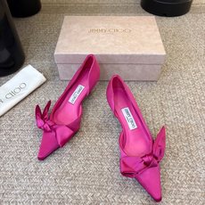 Jimmy Choo26秋冬ISSY系列上新,必不可少的时尚单品,缎面波光粼粼丝滑质感,海边度假、晚宴、海岛婚礼穿巨出片 Jimmy Choo26秋冬ISSY系列上新,必不可少的时尚单品,缎面波光粼粼丝滑质感,海边度假、晚宴、海岛婚礼穿巨出片