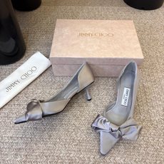 Jimmy Choo26秋冬ISSY系列上新,必不可少的时尚单品,缎面波光粼粼丝滑质感,海边度假、晚宴、海岛婚礼穿巨出片 Jimmy Choo26秋冬ISSY系列上新,必不可少的时尚单品,缎面波光粼粼丝滑质感,海边度假、晚宴、海岛婚礼穿巨出片