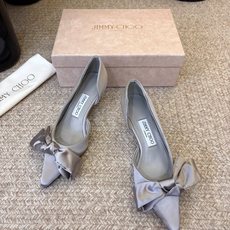Jimmy Choo26秋冬ISSY系列上新,必不可少的时尚单品,缎面波光粼粼丝滑质感,海边度假、晚宴、海岛婚礼穿巨出片 Jimmy Choo26秋冬ISSY系列上新,必不可少的时尚单品,缎面波光粼粼丝滑质感,海边度假、晚宴、海岛婚礼穿巨出片