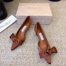 Jimmy Choo26秋冬ISSY系列上新,必不可少的时尚单品,缎面波光粼粼丝滑质感,海边度假、晚宴、海岛婚礼穿巨出片 Jimmy Choo26秋冬ISSY系列上新,必不可少的时尚单品,缎面波光粼粼丝滑质感,海边度假、晚宴、海岛婚礼穿巨出片
