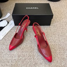 Chane*26ss夏季新款尖头高跟凉鞋 自带优雅复古感的拼色T字带高跟凉鞋,利落的尖头剪裁搭配经典的黑白拼色鞋头,T字 Chane*26ss夏季新款尖头高跟凉鞋 自带优雅复古感的拼色T字带高跟凉鞋,利落的尖头剪裁搭配经典的黑白拼色鞋头,T字