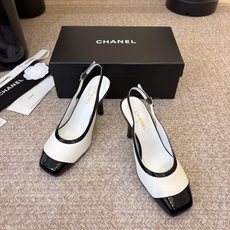 Chane*26ss夏季新款方头高跟凉鞋 自带优雅复古感的拼色T字带高跟凉鞋,利落的尖头剪裁搭配经典的黑白拼色鞋头,T字 Chane*26ss夏季新款方头高跟凉鞋 自带优雅复古感的拼色T字带高跟凉鞋,利落的尖头剪裁搭配经典的黑白拼色鞋头,T字