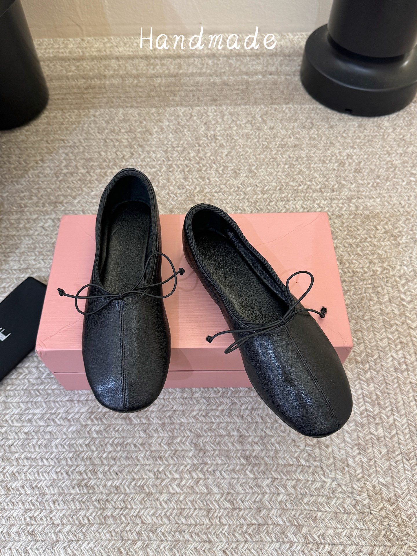 羊皮 HANDMADE独家新品最高版本买手代购1:1完美复刻 平底凉鞋单鞋 原版开模真皮鞋底 原版套楦鞋型很大方 搭配各 羊皮 HANDMADE独家新品最高版本买手代购1:1完美复刻 平底凉鞋单鞋 原版开模真皮鞋底 原版套楦鞋型很大方 搭配各