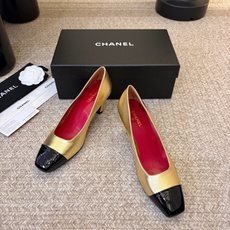 Chane*26ss夏季新款方头高跟单鞋 自带优雅复古感的拼色T字带高跟凉鞋,利落的尖头剪裁搭配经典的黑白拼色鞋头,T字 Chane*26ss夏季新款方头高跟单鞋 自带优雅复古感的拼色T字带高跟凉鞋,利落的尖头剪裁搭配经典的黑白拼色鞋头,T字
