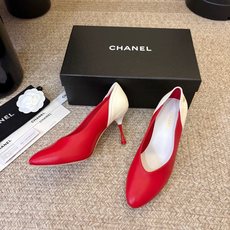 Chane*26ss夏季新款高跟单鞋 自带优雅复古感的拼色T字带高跟凉鞋,利落的尖头剪裁搭配经典的黑白拼色鞋头,T字带设 Chane*26ss夏季新款高跟单鞋 自带优雅复古感的拼色T字带高跟凉鞋,利落的尖头剪裁搭配经典的黑白拼色鞋头,T字带设