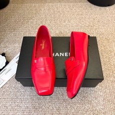 小香新品 小方头乐福鞋 原版1:1复刻 经典中的经典 无论搭配裤装还是裙装都是完美 小圆头的设计很好的修饰脚型 ,小仙 小香新品 小方头乐福鞋 原版1:1复刻 经典中的经典 无论搭配裤装还是裙装都是完美 小圆头的设计很好的修饰脚型 ,小仙