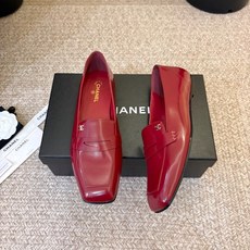 小香新品 小方头乐福鞋 原版1:1复刻 经典中的经典 无论搭配裤装还是裙装都是完美 小圆头的设计很好的修饰脚型 ,小仙 小香新品 小方头乐福鞋 原版1:1复刻 经典中的经典 无论搭配裤装还是裙装都是完美 小圆头的设计很好的修饰脚型 ,小仙