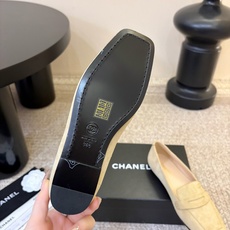 小香新品 小方头乐福鞋 原版1:1复刻 经典中的经典 无论搭配裤装还是裙装都是完美 小圆头的设计很好的修饰脚型 ,小仙 小香新品 小方头乐福鞋 原版1:1复刻 经典中的经典 无论搭配裤装还是裙装都是完美 小圆头的设计很好的修饰脚型 ,小仙
