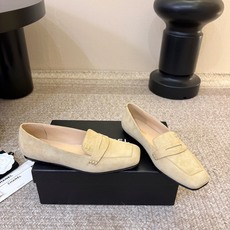 小香新品 小方头乐福鞋 原版1:1复刻 经典中的经典 无论搭配裤装还是裙装都是完美 小圆头的设计很好的修饰脚型 ,小仙 小香新品 小方头乐福鞋 原版1:1复刻 经典中的经典 无论搭配裤装还是裙装都是完美 小圆头的设计很好的修饰脚型 ,小仙