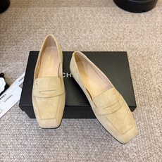 小香新品 小方头乐福鞋 原版1:1复刻 经典中的经典 无论搭配裤装还是裙装都是完美 小圆头的设计很好的修饰脚型 ,小仙 小香新品 小方头乐福鞋 原版1:1复刻 经典中的经典 无论搭配裤装还是裙装都是完美 小圆头的设计很好的修饰脚型 ,小仙