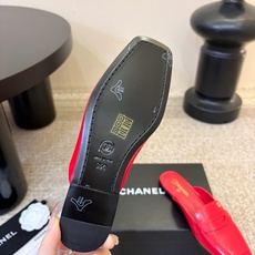 小香新品 小方头乐福鞋半托 原版1:1复刻 经典中的经典 无论搭配裤装还是裙装都是完美 小圆头的设计很好的修饰脚型 , 小香新品 小方头乐福鞋半托 原版1:1复刻 经典中的经典 无论搭配裤装还是裙装都是完美 小圆头的设计很好的修饰脚型 ,