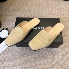 小香新品 小方头乐福鞋半托 原版1:1复刻 经典中的经典 无论搭配裤装还是裙装都是完美 小圆头的设计很好的修饰脚型 , 小香新品 小方头乐福鞋半托 原版1:1复刻 经典中的经典 无论搭配裤装还是裙装都是完美 小圆头的设计很好的修饰脚型 ,