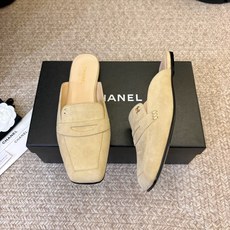 小香新品 小方头乐福鞋半托 原版1:1复刻 经典中的经典 无论搭配裤装还是裙装都是完美 小圆头的设计很好的修饰脚型 , 小香新品 小方头乐福鞋半托 原版1:1复刻 经典中的经典 无论搭配裤装还是裙装都是完美 小圆头的设计很好的修饰脚型 ,
