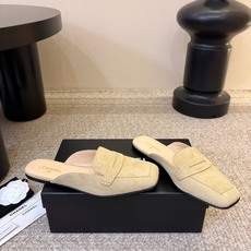 小香新品 小方头乐福鞋半托 原版1:1复刻 经典中的经典 无论搭配裤装还是裙装都是完美 小圆头的设计很好的修饰脚型 , 小香新品 小方头乐福鞋半托 原版1:1复刻 经典中的经典 无论搭配裤装还是裙装都是完美 小圆头的设计很好的修饰脚型 ,
