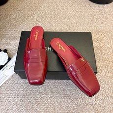 小香新品 小方头乐福鞋半托 原版1:1复刻 经典中的经典 无论搭配裤装还是裙装都是完美 小圆头的设计很好的修饰脚型 , 小香新品 小方头乐福鞋半托 原版1:1复刻 经典中的经典 无论搭配裤装还是裙装都是完美 小圆头的设计很好的修饰脚型 ,