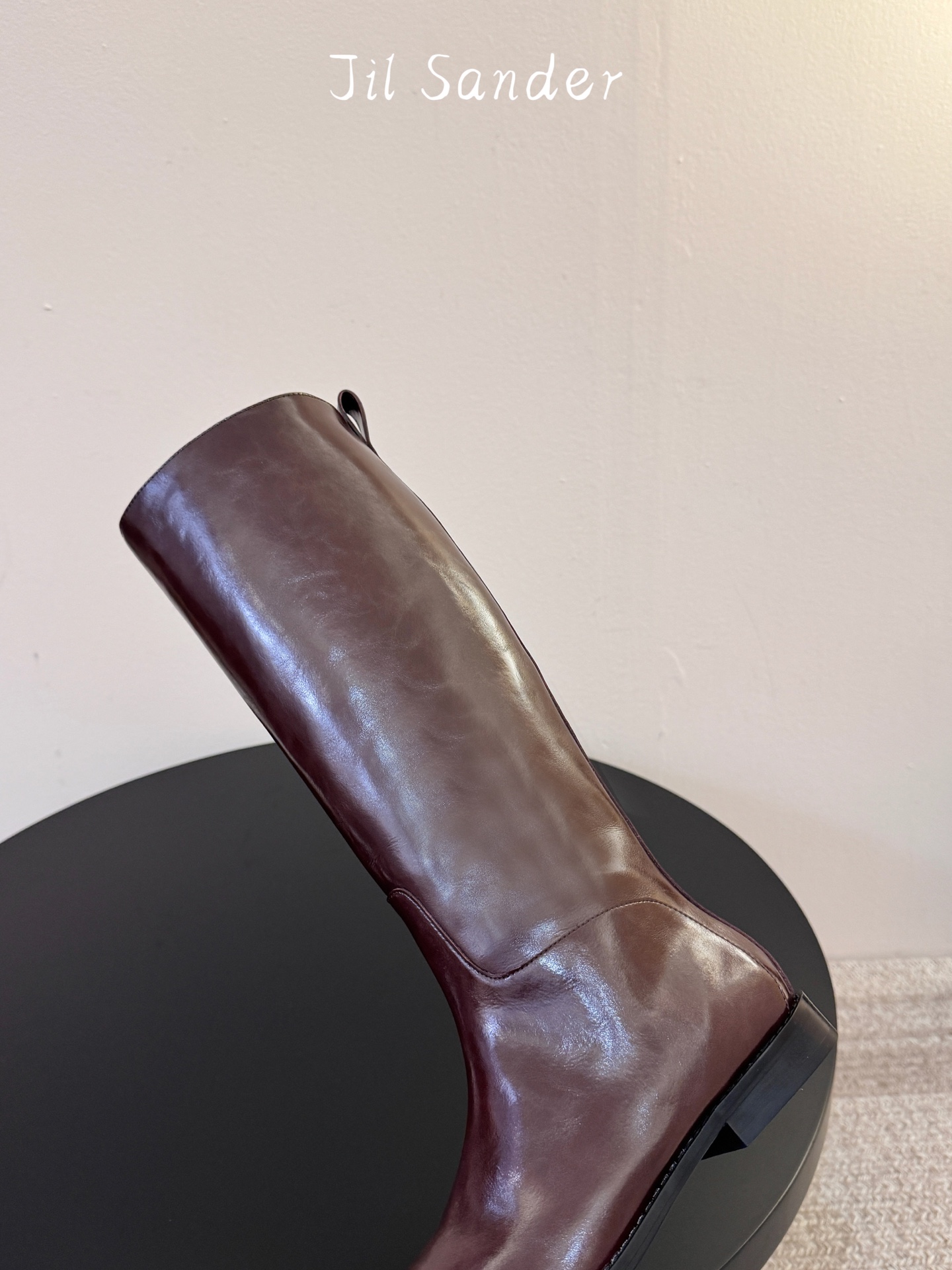 Jil sander ss新款长靴 极简主义 柔软舒适长靴 时髦精绝对不能错过的必入款 没有任何繁杂装饰 质感极好的vi Jil sander ss新款长靴 极简主义 柔软舒适长靴 时髦精绝对不能错过的必入款 没有任何繁杂装饰 质感极好的vi