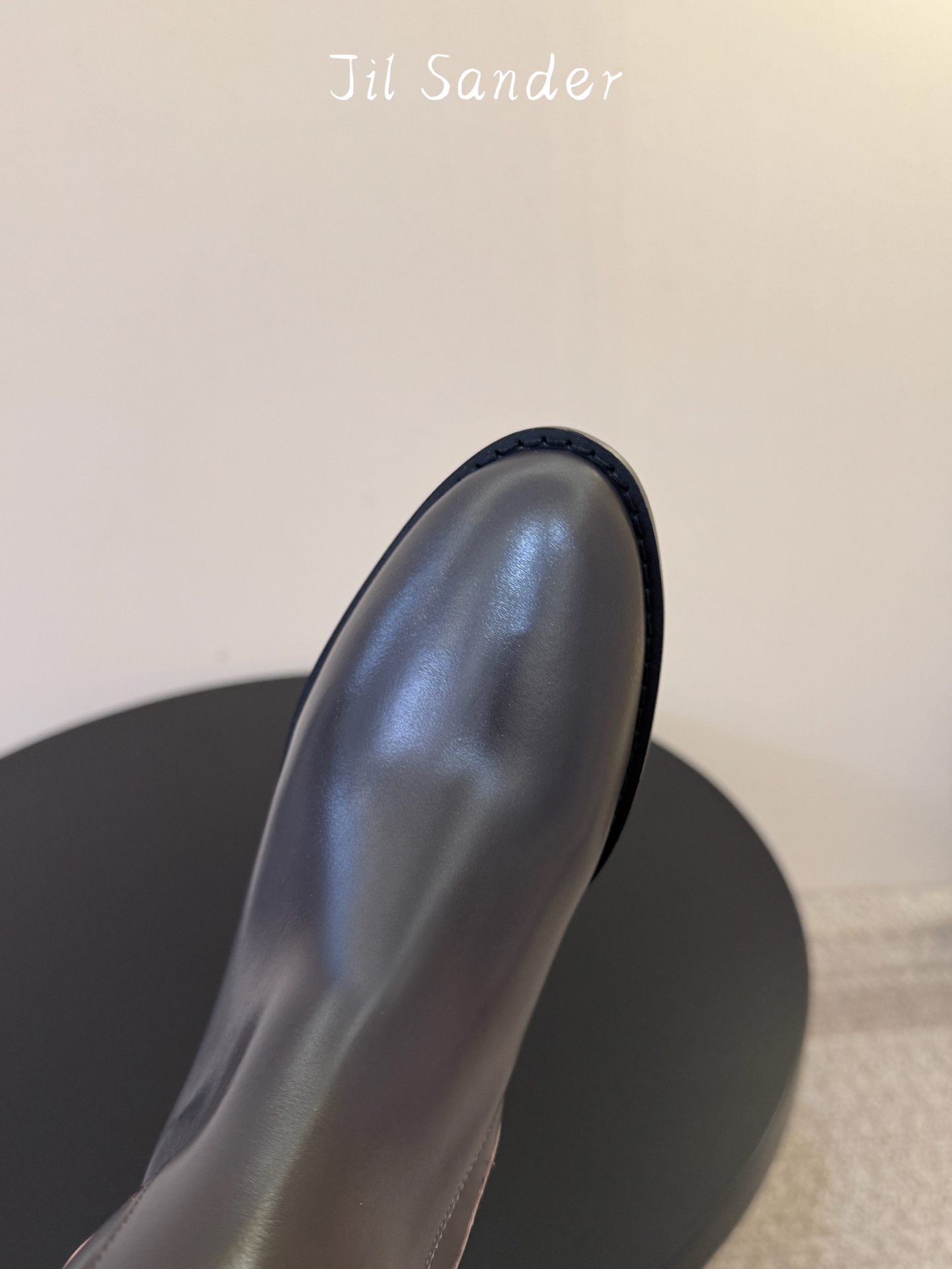 Jil sander ss新款长靴 极简主义 柔软舒适长靴 时髦精绝对不能错过的必入款 没有任何繁杂装饰 质感极好的vi Jil sander ss新款长靴 极简主义 柔软舒适长靴 时髦精绝对不能错过的必入款 没有任何繁杂装饰 质感极好的vi