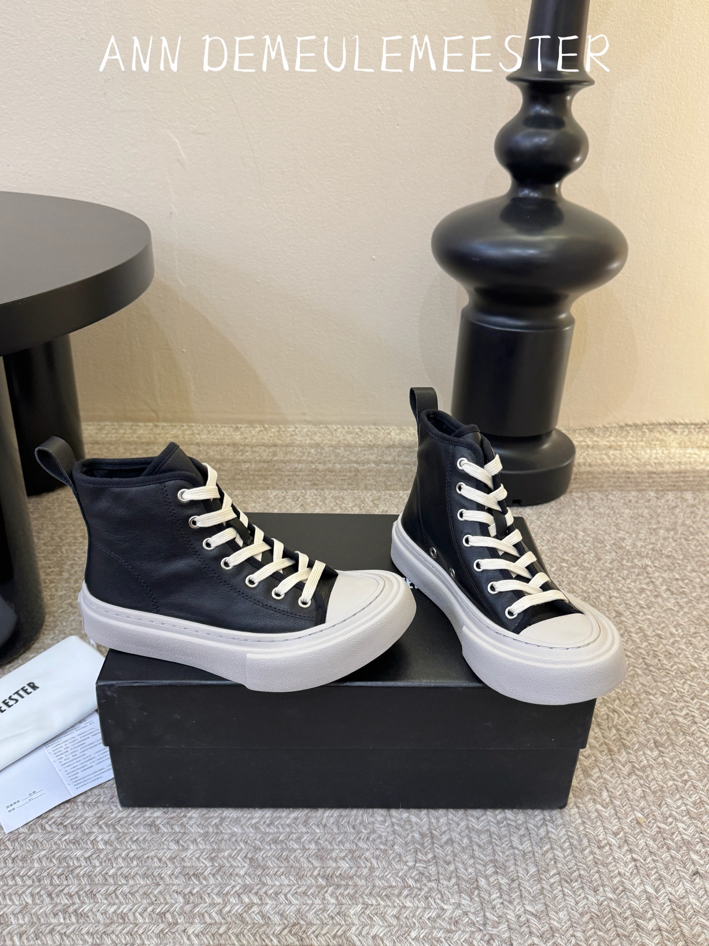 ANN DEMEULEMEESTE*26ss早秋新款休闲高帮鞋 自带简约酷飒街头氛围感，高帮版型修饰脚踝线条，圆润鞋头包