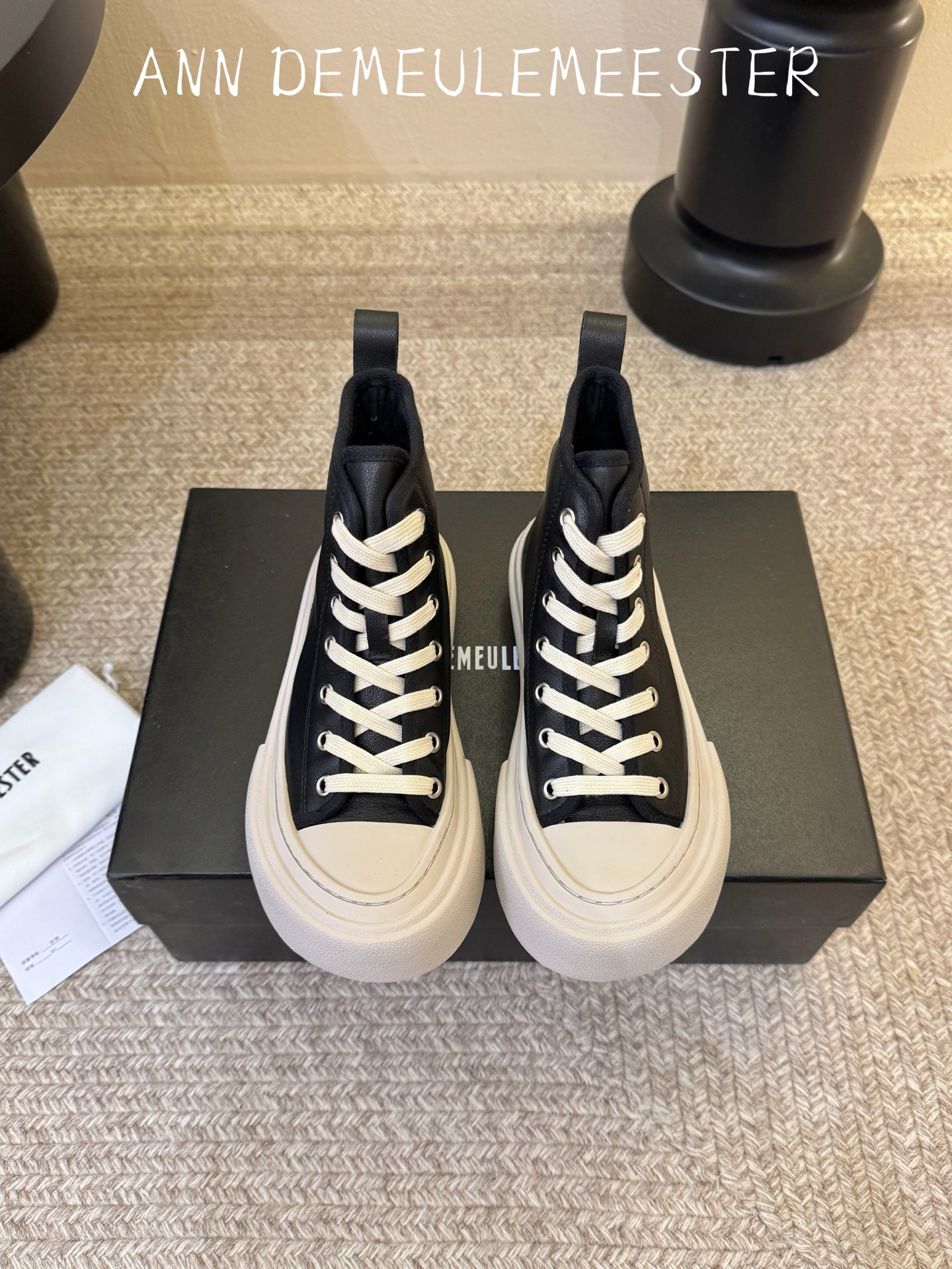 ANN DEMEULEMEESTE*26ss早秋新款休闲高帮鞋 自带简约酷飒街头氛围感，高帮版型修饰脚踝线条，圆润鞋头包