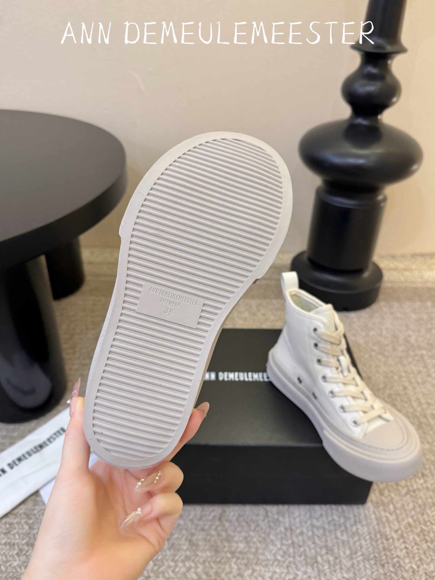 ANN DEMEULEMEESTE*26ss早秋新款休闲高帮鞋 自带简约酷飒街头氛围感，高帮版型修饰脚踝线条，圆润鞋头包