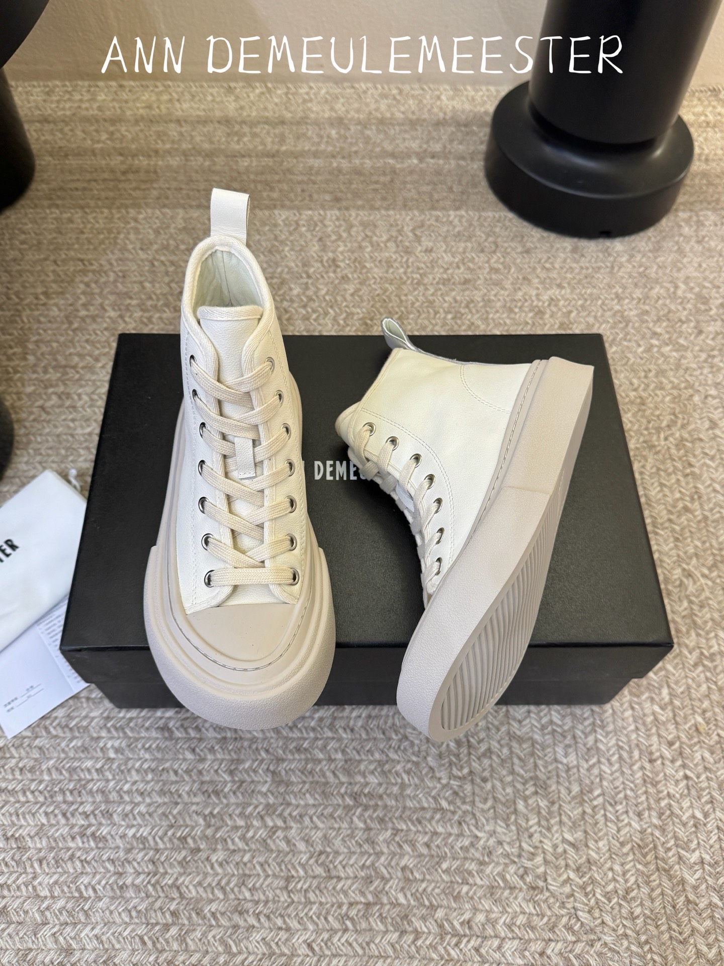 ANN DEMEULEMEESTE*26ss早秋新款休闲高帮鞋 自带简约酷飒街头氛围感，高帮版型修饰脚踝线条，圆润鞋头包