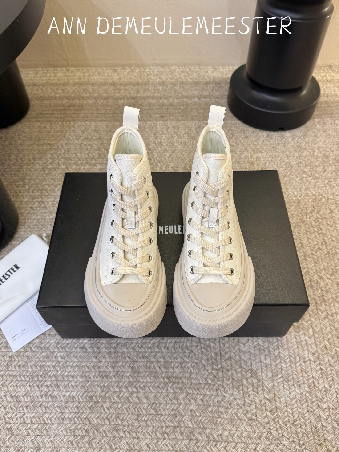 ANN DEMEULEMEESTE*26ss早秋新款休闲高帮鞋 自带简约酷飒街头氛围感，高帮版型修饰脚踝线条，圆润鞋头包