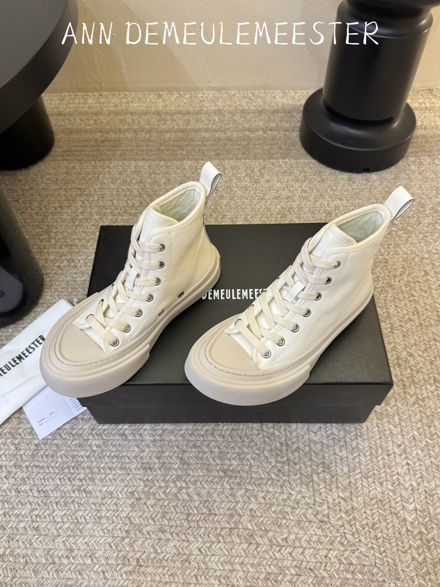 ANN DEMEULEMEESTE*26ss早秋新款休闲高帮鞋 自带简约酷飒街头氛围感，高帮版型修饰脚踝线条，圆润鞋头包