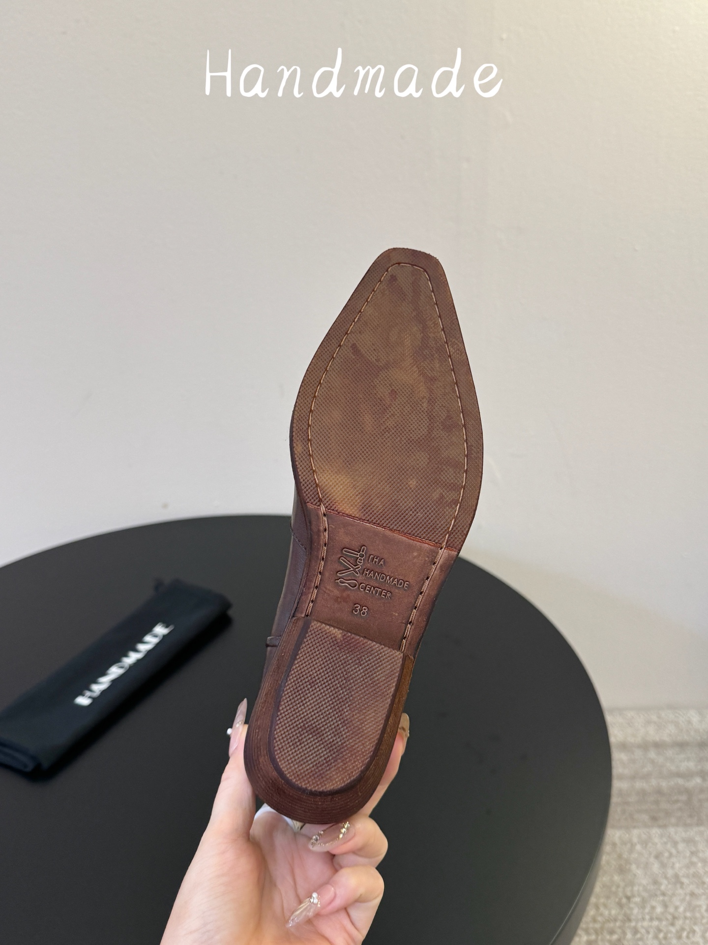 顶级 HANDMADE独家新品最高版本买手代购1:1完美复刻 短靴 原版开模真皮鞋底 原版套楦鞋型很大方 搭配各种风格都 顶级 HANDMADE独家新品最高版本买手代购1:1完美复刻 短靴 原版开模真皮鞋底 原版套楦鞋型很大方 搭配各种风格都