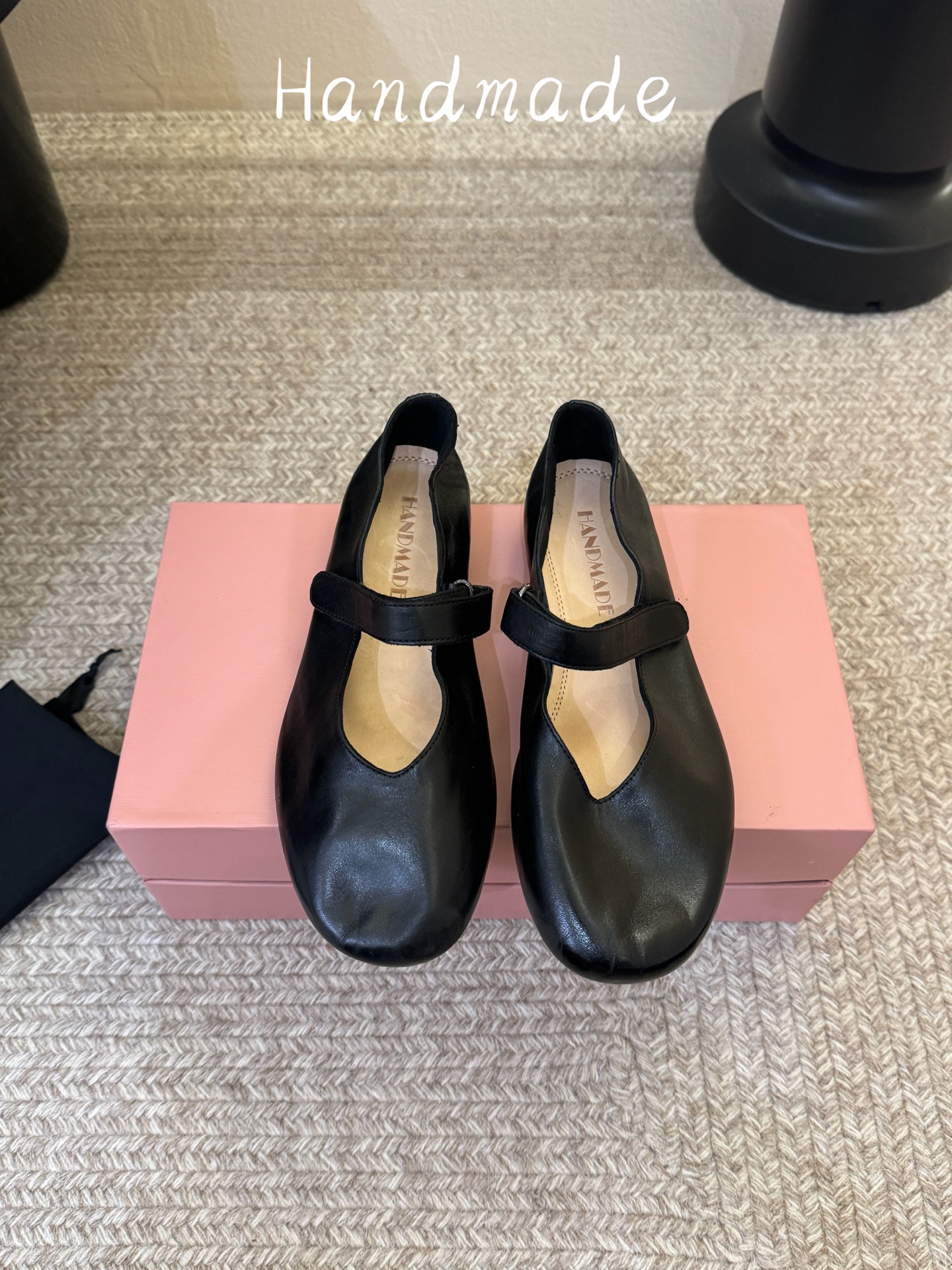 顶级 HANDMADE独家新品最高版本买手代购1:1完美复刻 系带休闲鞋 原版套楦鞋型很大方 搭配各种风格都🉑轻松驾驭 顶级 HANDMADE独家新品最高版本买手代购1:1完美复刻 系带休闲鞋 原版套楦鞋型很大方 搭配各种风格都🉑轻松驾驭