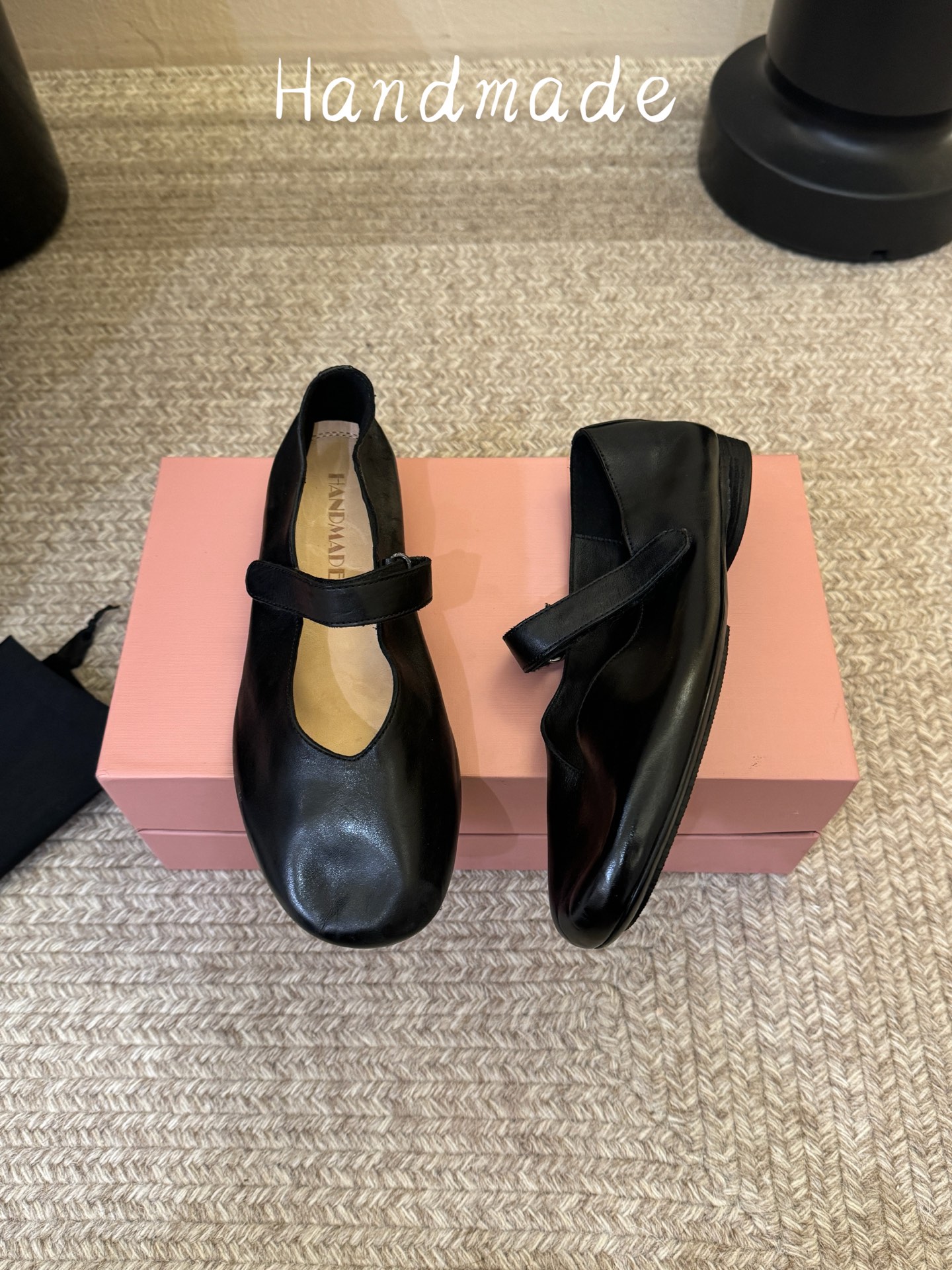 顶级 HANDMADE独家新品最高版本买手代购1:1完美复刻 系带休闲鞋 原版套楦鞋型很大方 搭配各种风格都🉑轻松驾驭 顶级 HANDMADE独家新品最高版本买手代购1:1完美复刻 系带休闲鞋 原版套楦鞋型很大方 搭配各种风格都🉑轻松驾驭