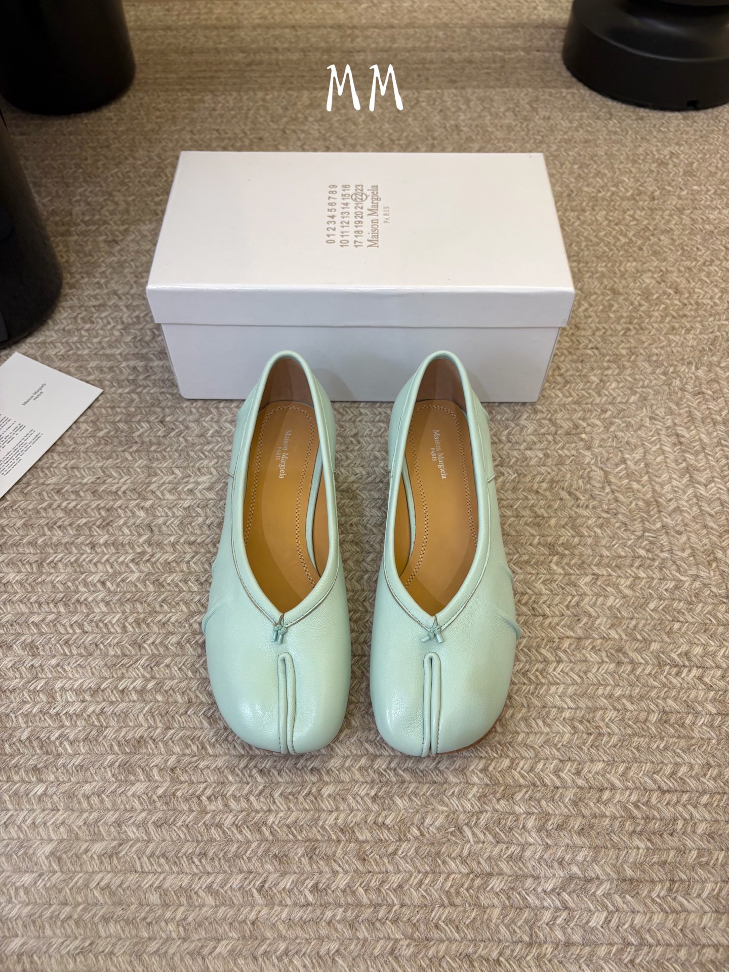 带跟  Maison Margiela·马吉拉 tabi褶皱芭蕾舞鞋 太火了！依旧保持的高水准出货！可以一直相信咱家的马
