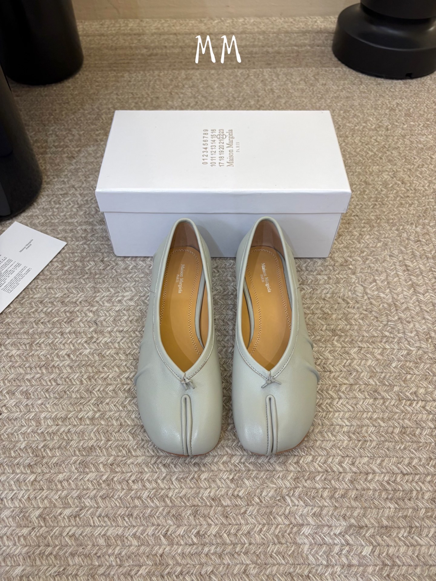 带跟  Maison Margiela·马吉拉 tabi褶皱芭蕾舞鞋 太火了！依旧保持的高水准出货！可以一直相信咱家的马