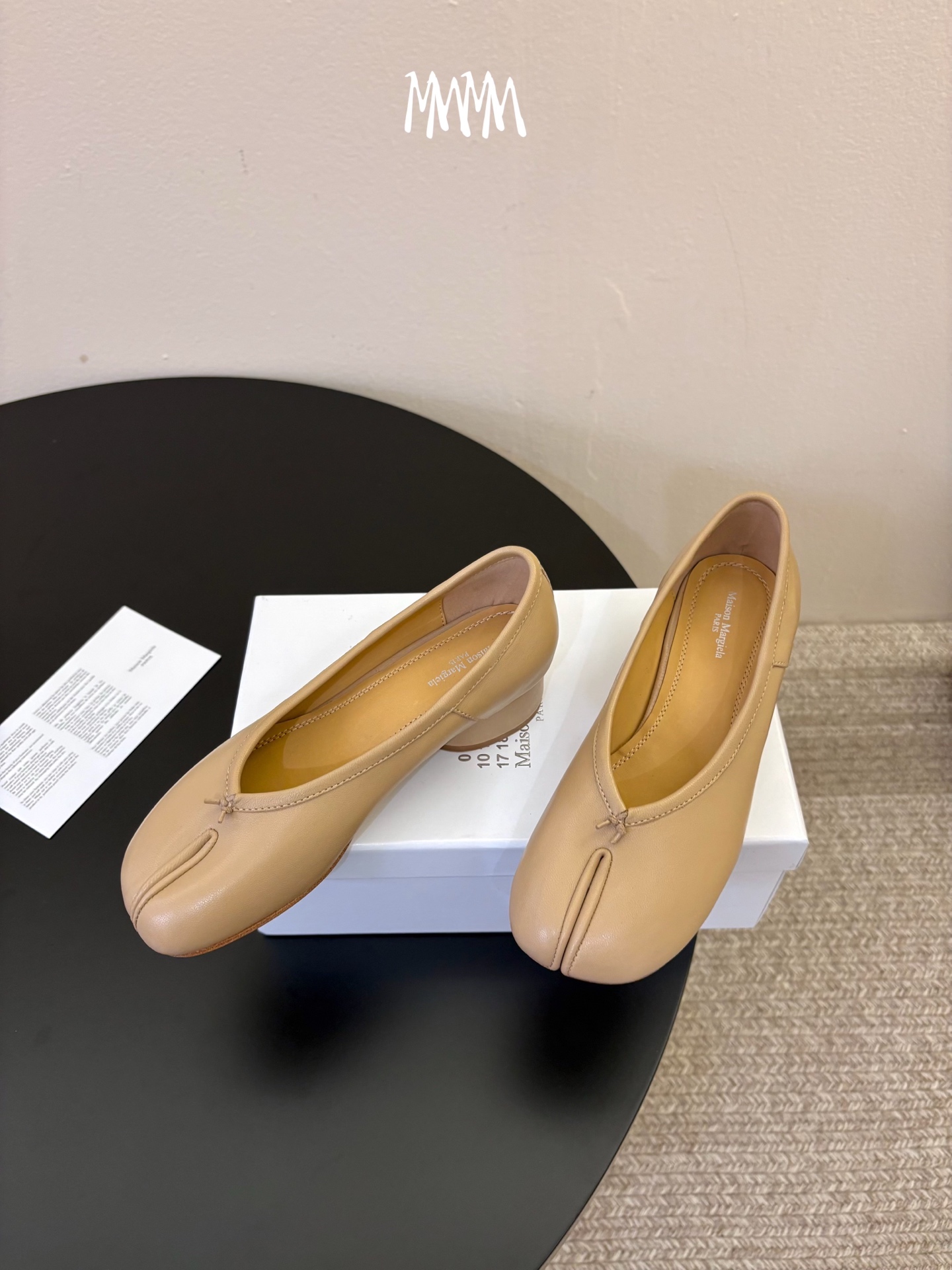 带跟  Maison Margiela·马吉拉 tabi褶皱芭蕾舞鞋 太火了！依旧保持的高水准出货！可以一直相信咱家的马