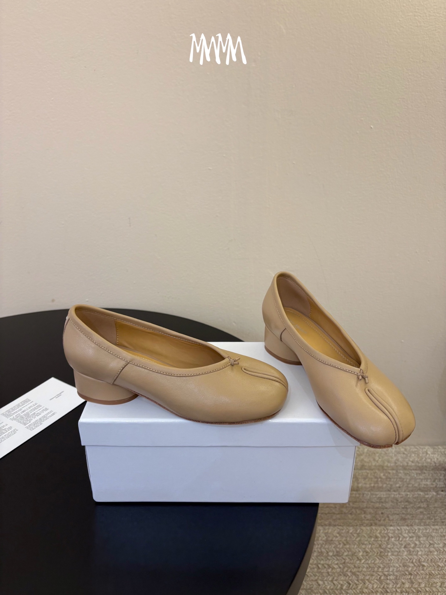 带跟  Maison Margiela·马吉拉 tabi褶皱芭蕾舞鞋 太火了！依旧保持的高水准出货！可以一直相信咱家的马