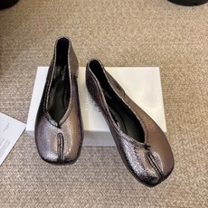 平底Maison Margiela·马吉拉 tabi褶皱芭蕾舞鞋 太火了!依旧保持的高水准出货!可以一直相信咱家的马吉拉 平底Maison Margiela·马吉拉 tabi褶皱芭蕾舞鞋 太火了!依旧保持的高水准出货!可以一直相信咱家的马吉拉