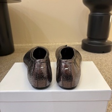 平底Maison Margiela·马吉拉 tabi褶皱芭蕾舞鞋 太火了!依旧保持的高水准出货!可以一直相信咱家的马吉拉 平底Maison Margiela·马吉拉 tabi褶皱芭蕾舞鞋 太火了!依旧保持的高水准出货!可以一直相信咱家的马吉拉