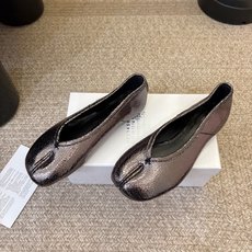 平底Maison Margiela·马吉拉 tabi褶皱芭蕾舞鞋 太火了!依旧保持的高水准出货!可以一直相信咱家的马吉拉 平底Maison Margiela·马吉拉 tabi褶皱芭蕾舞鞋 太火了!依旧保持的高水准出货!可以一直相信咱家的马吉拉