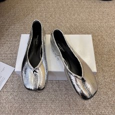 平底Maison Margiela·马吉拉 tabi褶皱芭蕾舞鞋 太火了!依旧保持的高水准出货!可以一直相信咱家的马吉拉 平底Maison Margiela·马吉拉 tabi褶皱芭蕾舞鞋 太火了!依旧保持的高水准出货!可以一直相信咱家的马吉拉