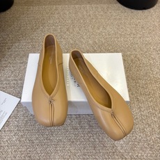 平底Maison Margiela·马吉拉 tabi褶皱芭蕾舞鞋 太火了!依旧保持的高水准出货!可以一直相信咱家的马吉拉 平底Maison Margiela·马吉拉 tabi褶皱芭蕾舞鞋 太火了!依旧保持的高水准出货!可以一直相信咱家的马吉拉