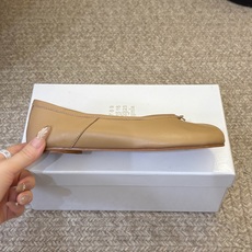平底Maison Margiela·马吉拉 tabi褶皱芭蕾舞鞋 太火了!依旧保持的高水准出货!可以一直相信咱家的马吉拉 平底Maison Margiela·马吉拉 tabi褶皱芭蕾舞鞋 太火了!依旧保持的高水准出货!可以一直相信咱家的马吉拉