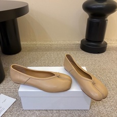 平底Maison Margiela·马吉拉 tabi褶皱芭蕾舞鞋 太火了!依旧保持的高水准出货!可以一直相信咱家的马吉拉 平底Maison Margiela·马吉拉 tabi褶皱芭蕾舞鞋 太火了!依旧保持的高水准出货!可以一直相信咱家的马吉拉