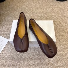 平底Maison Margiela·马吉拉 tabi褶皱芭蕾舞鞋 太火了!依旧保持的高水准出货!可以一直相信咱家的马吉拉 平底Maison Margiela·马吉拉 tabi褶皱芭蕾舞鞋 太火了!依旧保持的高水准出货!可以一直相信咱家的马吉拉