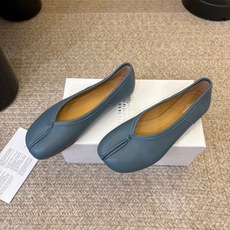 平底Maison Margiela·马吉拉 tabi褶皱芭蕾舞鞋 太火了!依旧保持的高水准出货!可以一直相信咱家的马吉拉 平底Maison Margiela·马吉拉 tabi褶皱芭蕾舞鞋 太火了!依旧保持的高水准出货!可以一直相信咱家的马吉拉