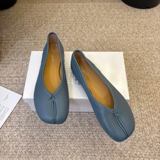 平底Maison Margiela·马吉拉 tabi褶皱芭蕾舞鞋 太火了!依旧保持的高水准出货!可以一直相信咱家的马吉拉 平底Maison Margiela·马吉拉 tabi褶皱芭蕾舞鞋 太火了!依旧保持的高水准出货!可以一直相信咱家的马吉拉